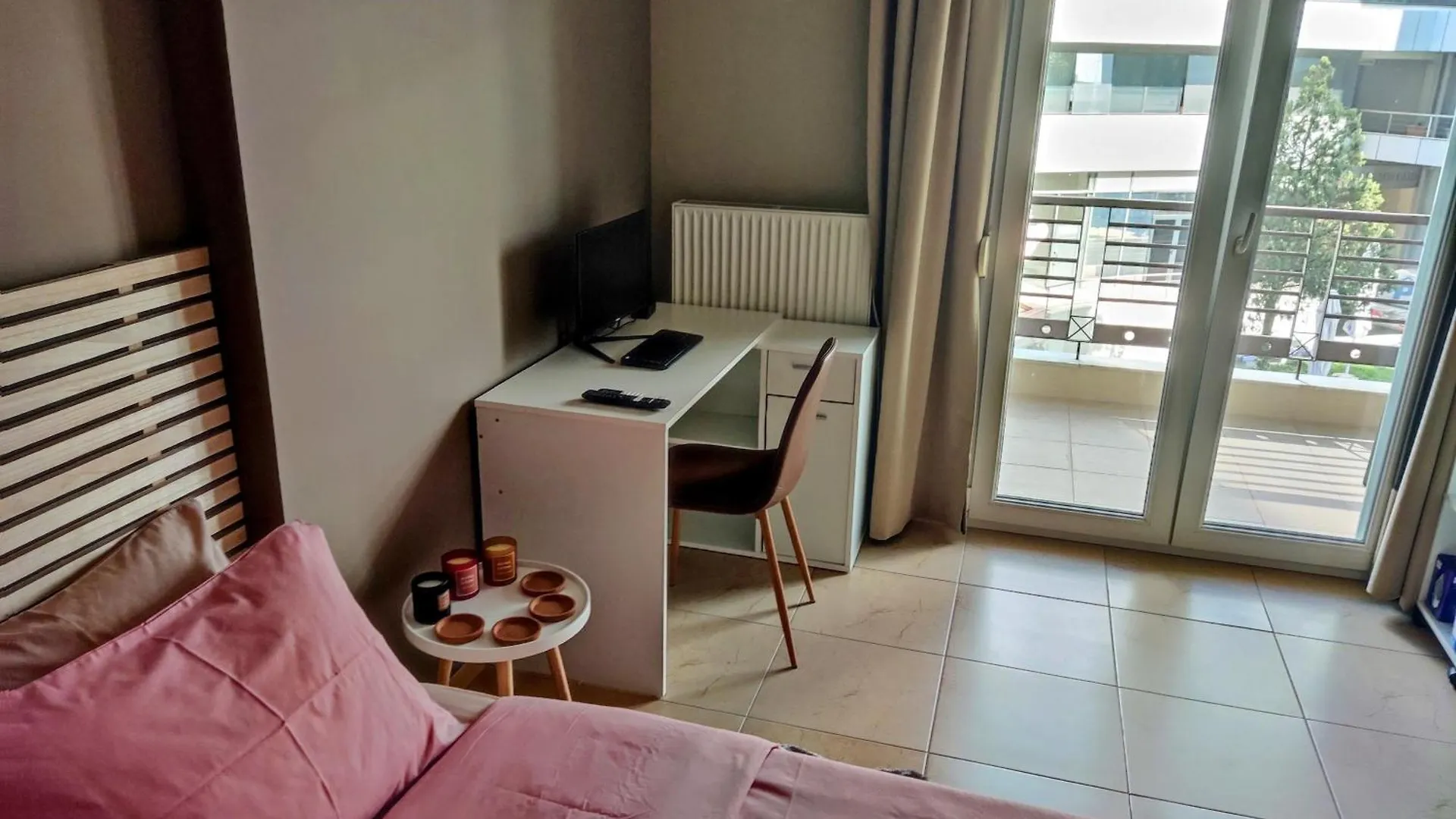 Apartment Cozy Apt! Friends & Family - Private Paid Parking Thessaloniki