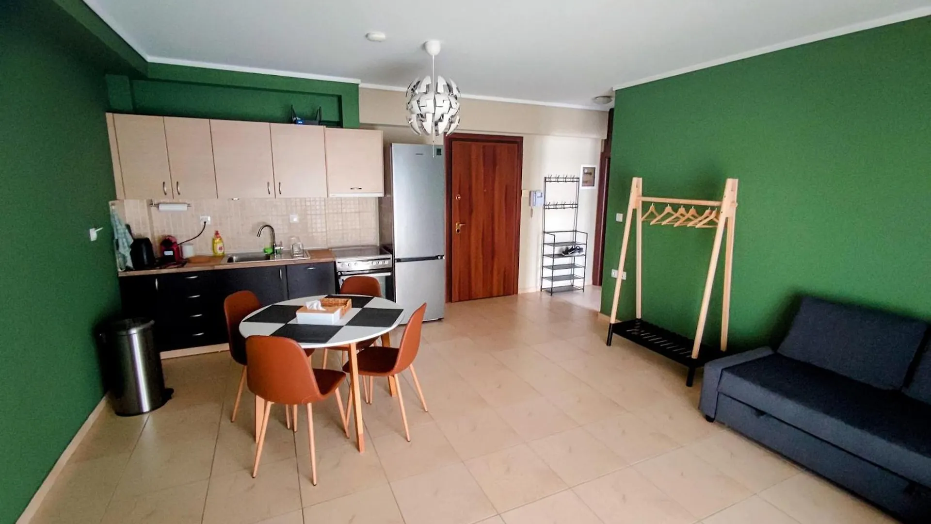 Apartment Cozy Apt! Friends & Family - Private Paid Parking Thessaloniki